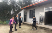 纪检人镜头 | 帮着贫困户改造新房