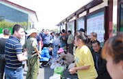 第八党支部：走进基层强体验  以购代帮助脱贫