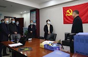 今天，市纪委书记来到办案点，检查办案安全，送上新春祝福，致敬反腐战士！