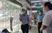 何艺辉到一线督导疫情防控工作