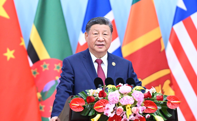 习近平出席全球妇女峰会开幕式并发表主旨讲话